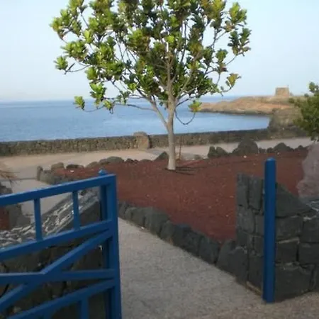 Schoene In Mit Grill- Garten Und Terrasse Und Neben Dem Str By Interhome * Playa Blanca (Lanzarote)